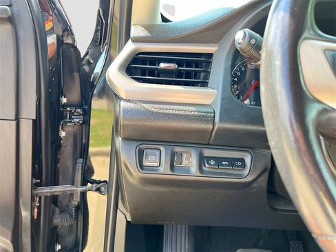 Used 2022 GMC Acadia Denali w/ Denali Ultimate Package image 10