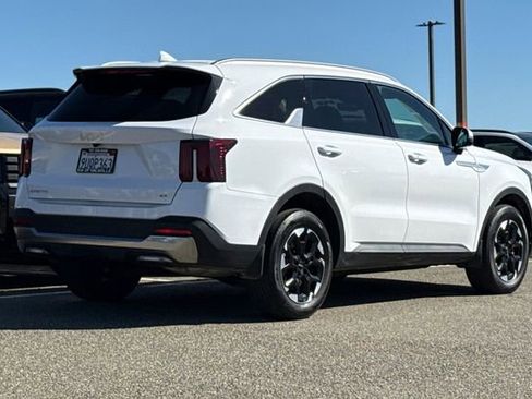 Certified 2025 Kia Sorento S AWD/4WD image 5