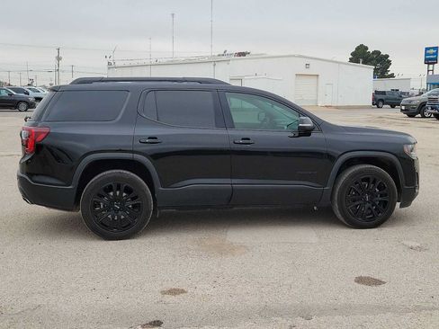 Used 2023 GMC Acadia SLE w/ Driver Convenience Package FWD image 9