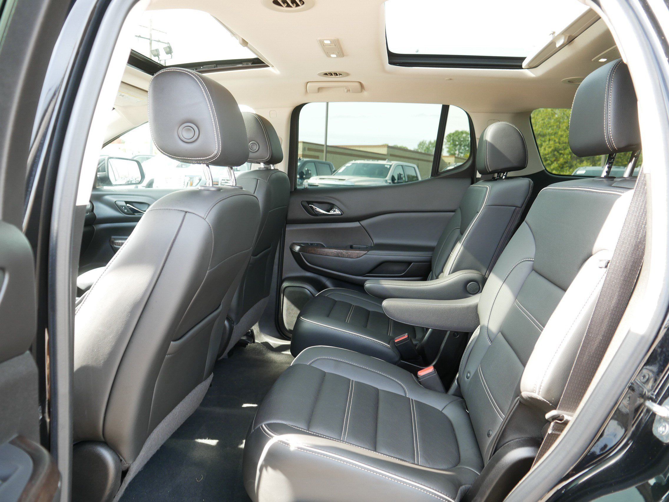 Used 2022 GMC Acadia Denali w/ Trailering Package AWD/4WD image 35