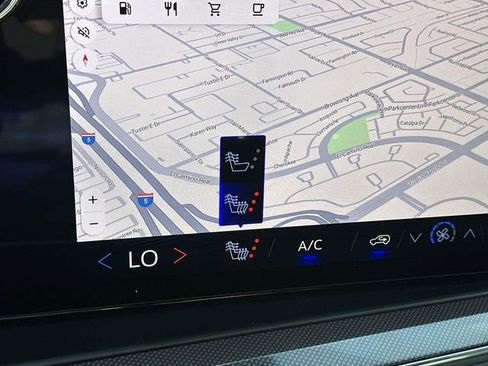 Used 2025 Chevrolet Suburban RST image 39