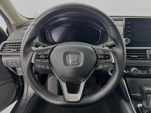 Certified 2018 Honda Accord Touring image 11