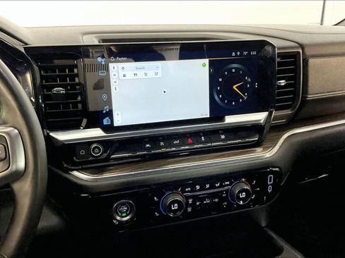 Used 2024 Chevrolet Silverado 1500 LT image 9