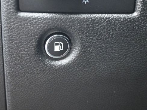 Used 2019 Jeep Grand Cherokee Overland image 20