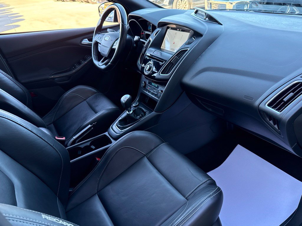 Used 2017 Ford Focus ST w/ Equipment Group 402A FWD image 47
