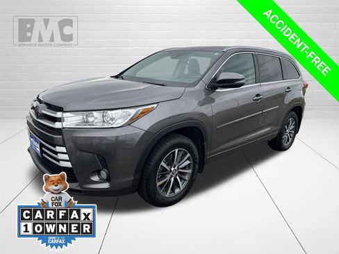 Used 2017 Toyota Highlander XLE AWD/4WD image 1