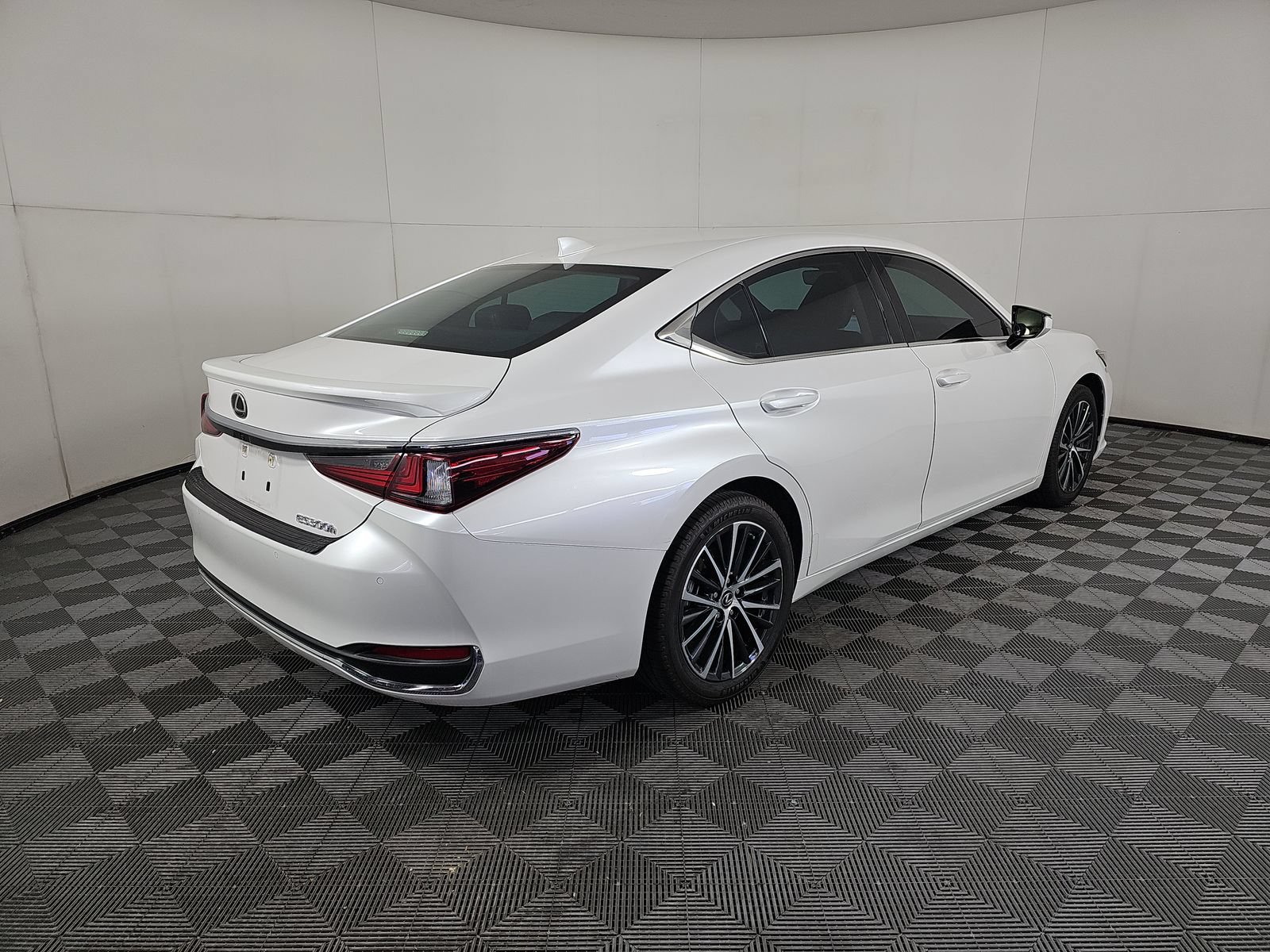 Used 2024 Lexus ES 300h w/ Premium Package FWD image 19