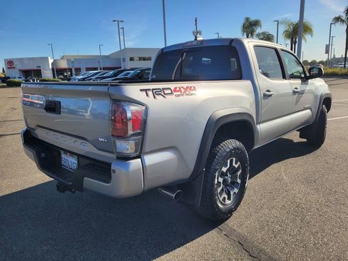 Used 2021 Toyota Tacoma TRD Off-Road w/ Technology Package AWD/4WD image 4
