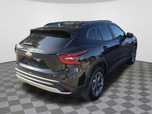 Used 2024 Chevrolet Trax LT w/ Driver Confidence Package FWD image 8