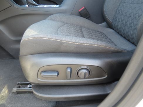Used 2023 Chevrolet Equinox LT AWD/4WD image 15