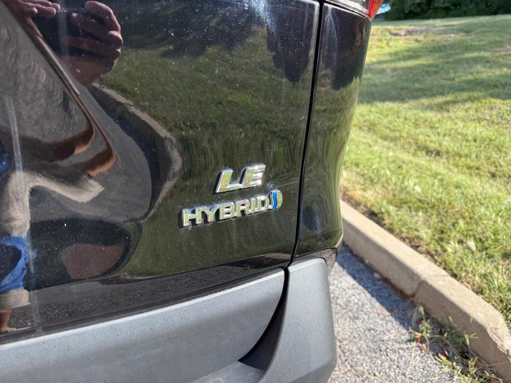 Certified 2022 Toyota RAV4 LE AWD/4WD image 7