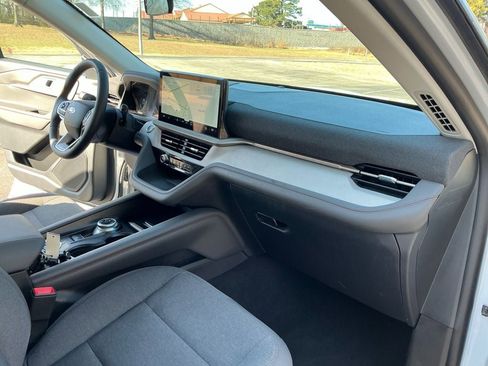 Used 2025 Ford Explorer Active image 24