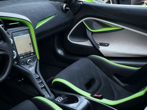 Used 2022 McLaren 765LT image 13