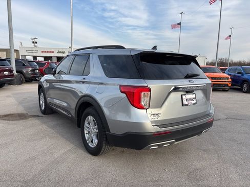 Used 2024 Ford Explorer XLT w/ Equipment Group 202A image 5