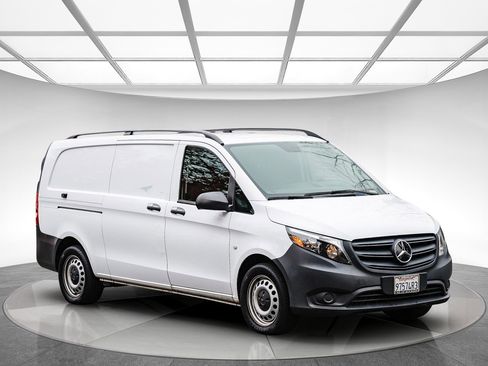 Used 2022 Mercedes-Benz Metris image 5