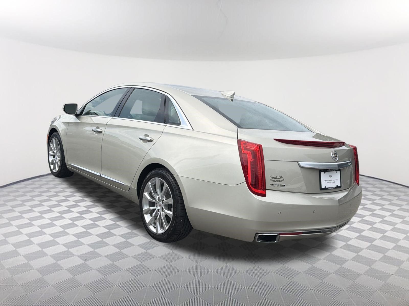 Used 2015 Cadillac XTS Luxury w/ Driver Awareness Package FWD image 8