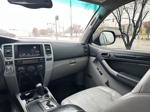 Used 2006 Toyota 4Runner Limited image 29