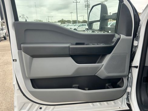 New 2026 Ford F550 XL image 19
