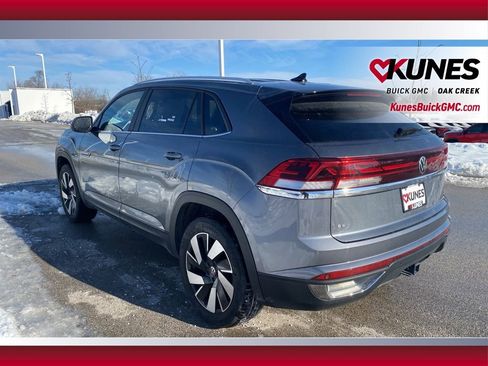 Used 2024 Volkswagen Atlas Cross Sport SE image 6