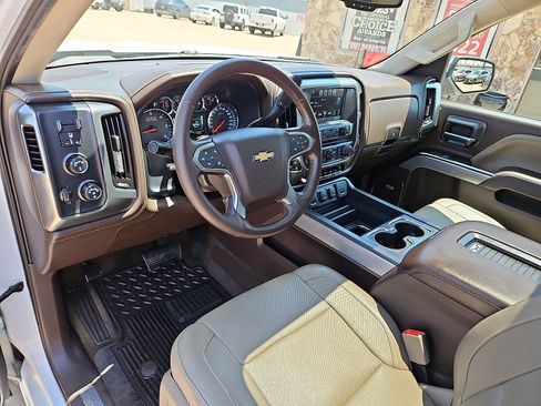 Used 2017 Chevrolet Silverado 1500 LTZ Z71 w/ LTZ Plus Package AWD/4WD image 11