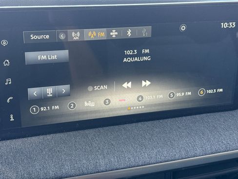 Used 2025 Nissan Kicks SV FWD image 17