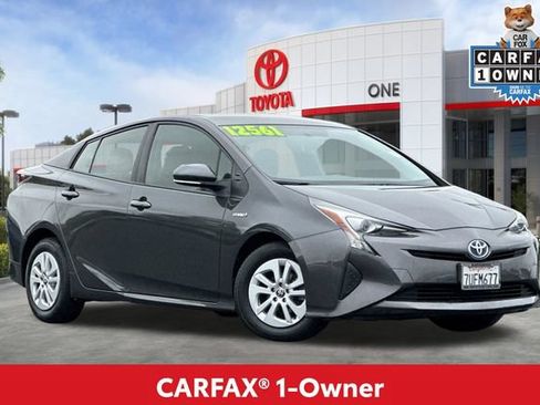 Used 2016 Toyota Prius Two FWD image 2