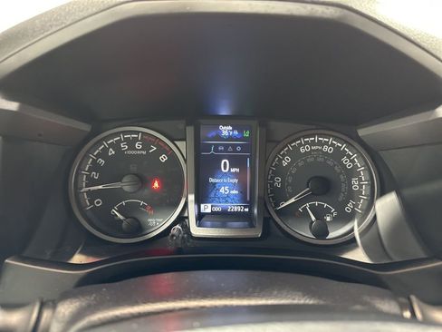 Used 2023 Toyota Tacoma TRD Off-Road w/ Technology Package AWD/4WD image 25
