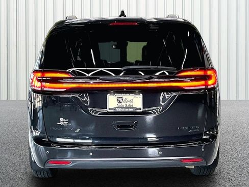 Used 2021 Chrysler Pacifica Limited w/ S Appearance Package AWD/4WD image 5