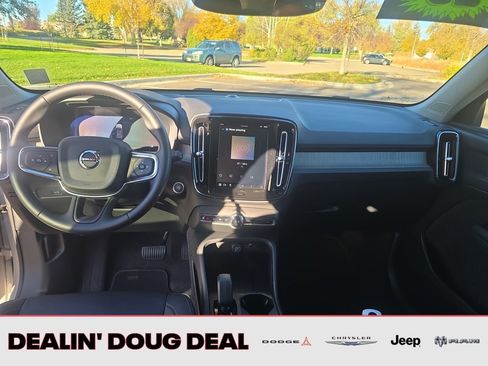 Used 2025 Volvo XC40 B5 Core image 13