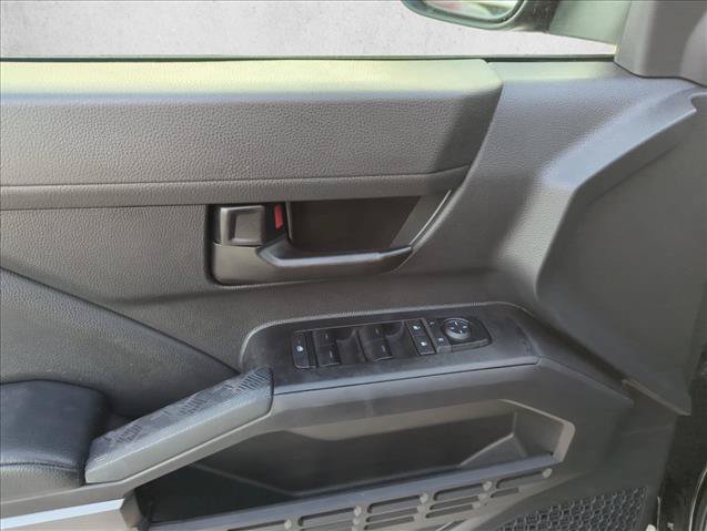 Certified 2025 Toyota Tacoma SR5 AWD/4WD image 10