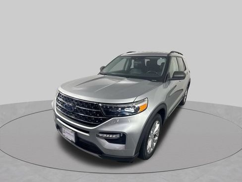Used 2021 Ford Explorer XLT w/ Equipment Group 202A AWD/4WD image 25