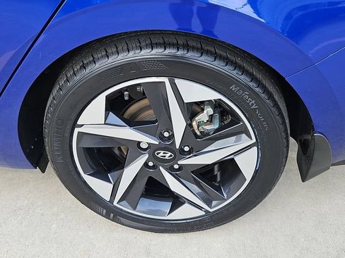 Used 2022 Hyundai Elantra Limited FWD image 8