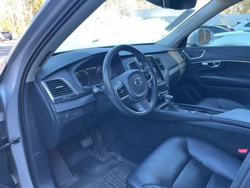 Used 2020 Volvo XC90 T5 Momentum w/ Protection Package Premier image 7