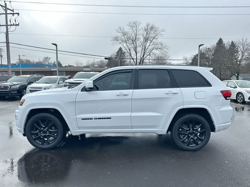 Used 2020 Jeep Grand Cherokee Altitude image 10