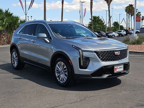 Used 2024 Cadillac XT4 Premium Luxury FWD image 5