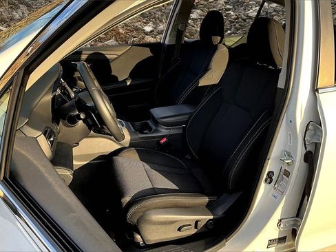 Used 2021 Subaru Legacy Premium image 22