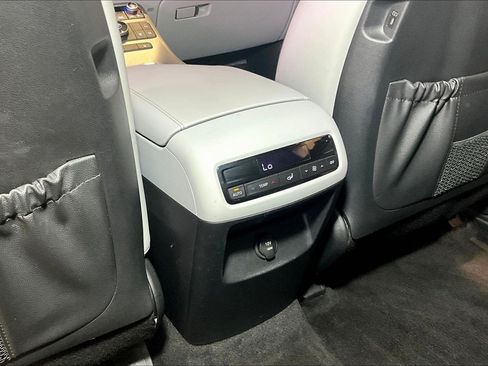 Used 2025 Hyundai Palisade SEL FWD image 11
