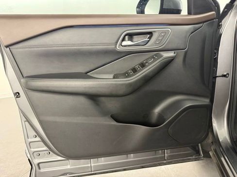 Used 2023 Nissan Rogue Platinum w/ Platinum Premium Package image 27