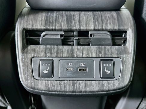 Used 2024 Nissan Ariya AWD image 27