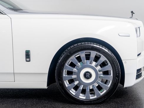 Used 2019 Rolls-Royce Phantom Sedan image 6
