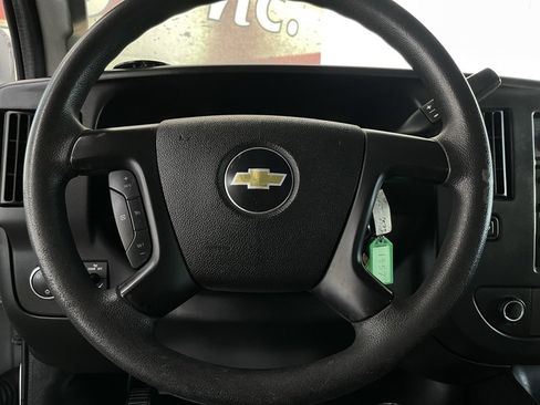 Used 2016 Chevrolet Express 3500 image 27