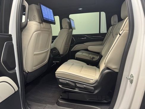 Used 2021 Cadillac Escalade ESV Sport image 31