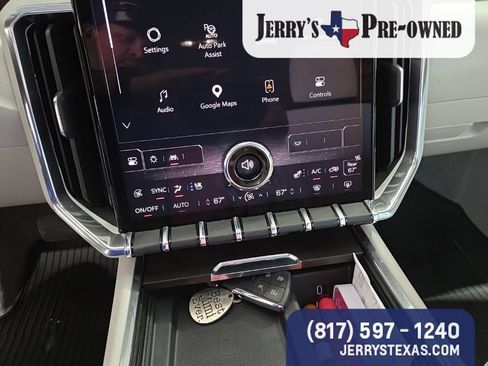 Used 2025 GMC Acadia Denali w/ Super Cruise Package FWD image 10