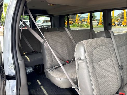 Used 2025 Chevrolet Express 3500 LT w/ LT Preferred Equipment Group RWD image 9