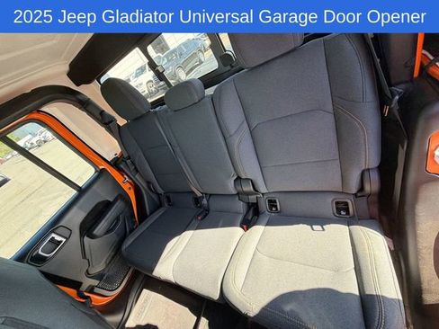 Used 2025 Jeep Gladiator Sport AWD/4WD image 15
