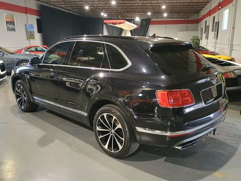 Used 2019 Bentley Bentayga AWD/4WD image 3