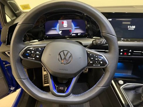 Used 2024 Volkswagen Golf R AWD/4WD image 17