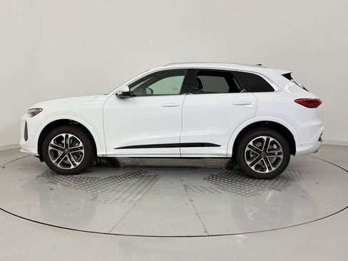 Certified 2025 Audi Q5 Premium w/ Convenience Package AWD/4WD image 2