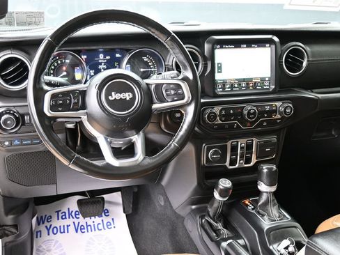 Used 2022 Jeep Wrangler Unlimited Sahara w/ Cold Weather Group AWD/4WD image 22