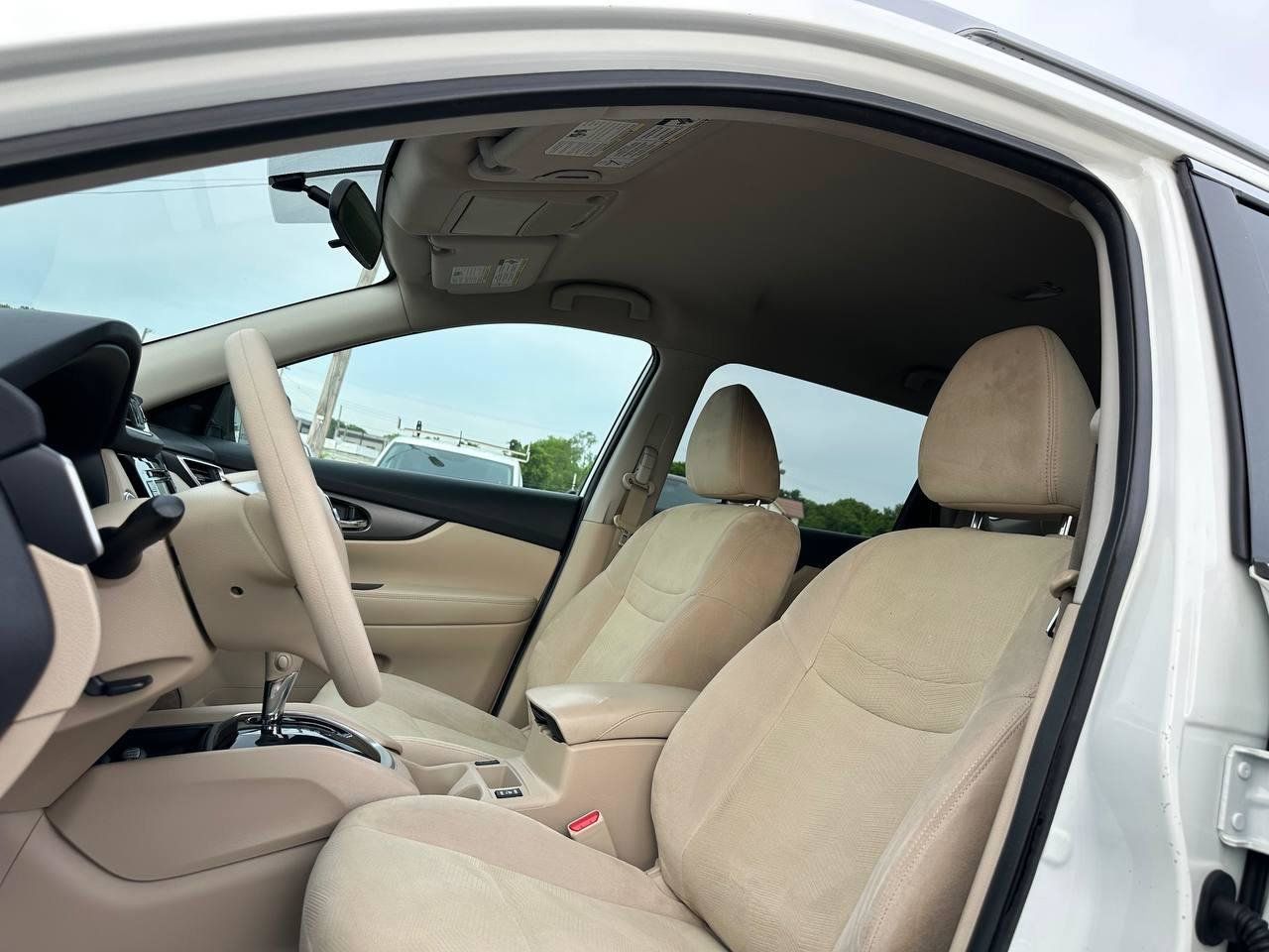 Used 2015 Nissan Rogue SV w/ SV Premium Package FWD image 17